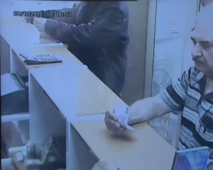 Yanlışlıkla 10 bin TL fazla ödeme anı kamerada