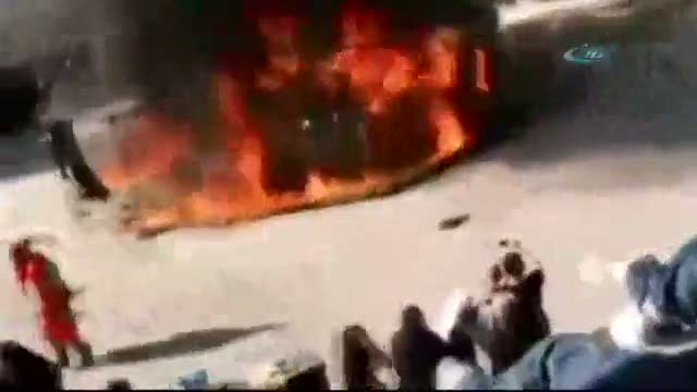 İnsanlar alevler içinde kaldı