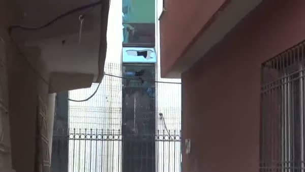Cizre'de adliye binasına roketatarlı saldırı