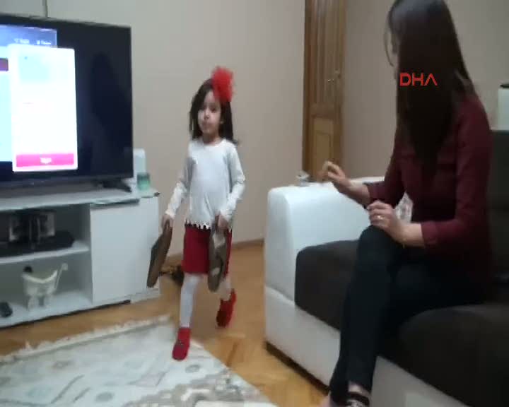 Polis babasına düşkün Küçük Bulem, paylaşım rekorları kırıyor