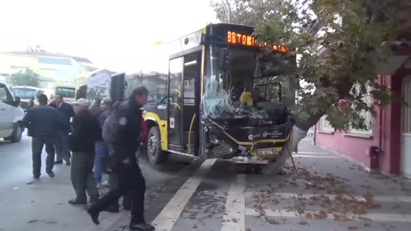Otobüs şoförü kalp krizi geçirdi, yolcular şans eseri kurtuldu
