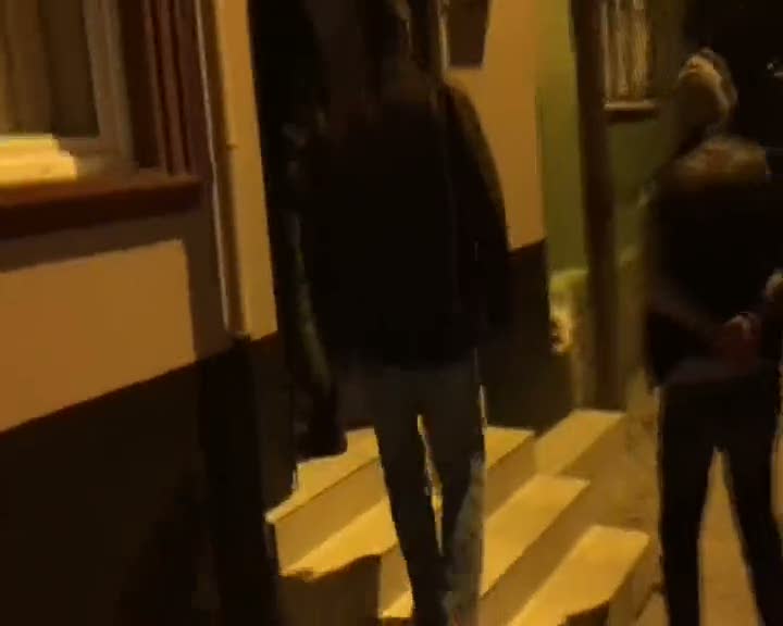 Engelli çete üyesinin yatağından kalaşnikof çıktı