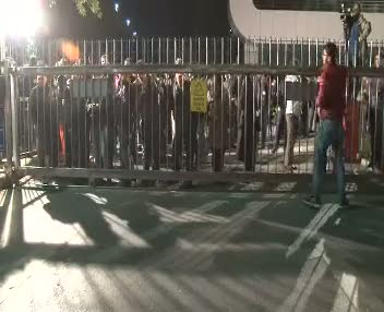 Zaman matbaasına korsan gazete baskını