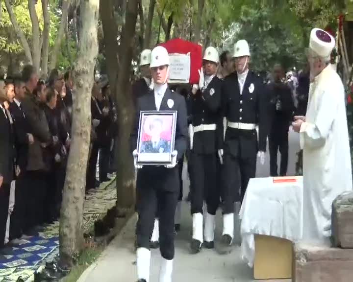 Şehit Polis Arif Demir, son yolculuğuna uğurlandı