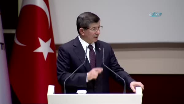 Başbakan Davutoğlu ''Fransa’da devletine ’katil’ diyen muhalefet gördünüz mü?”