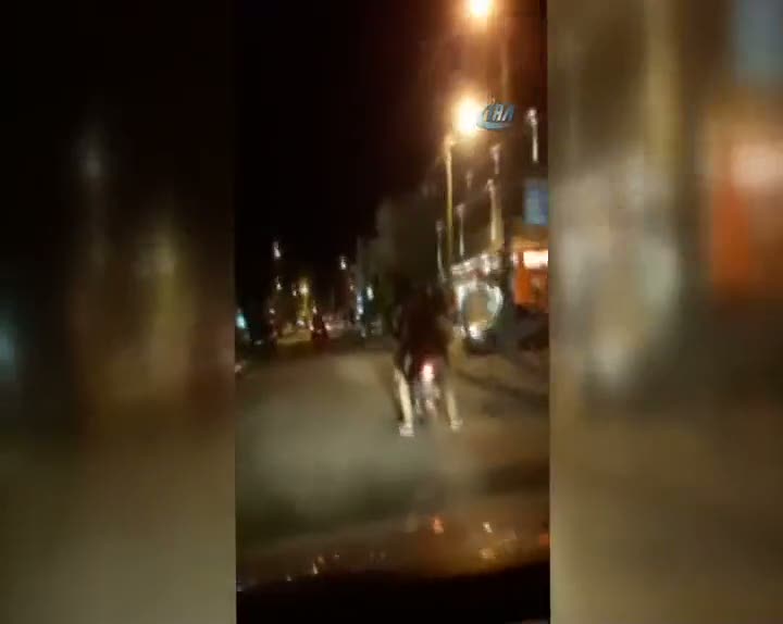 Genç kızların elektrikli bisikletle ölüm oyunu