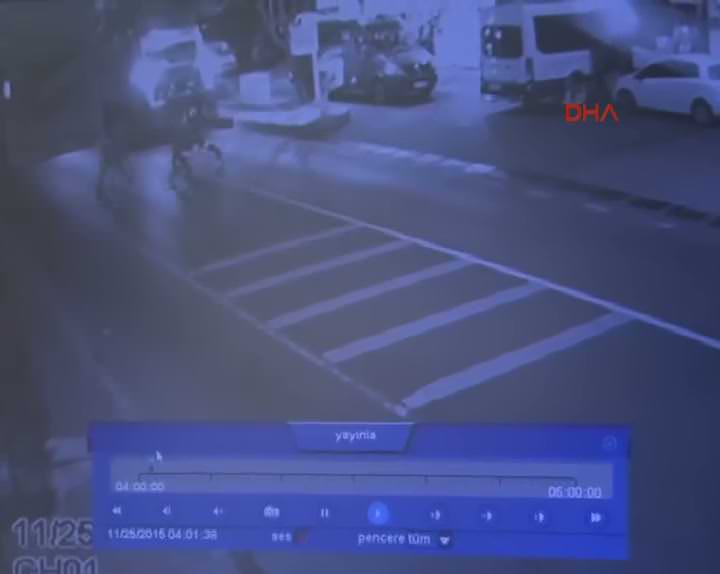 Karaya doğru gelen gemiden böyle kaçtılar