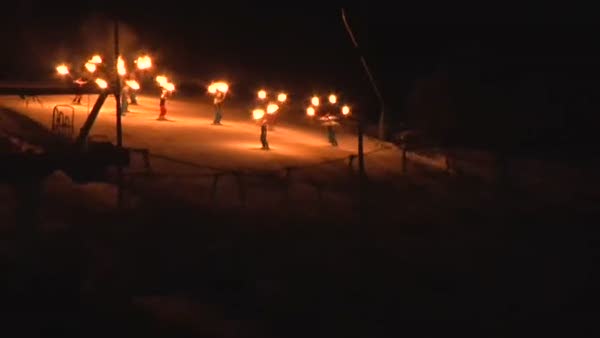 Palandöken'de kayak sezonu meşale gösterisiyle açıldı