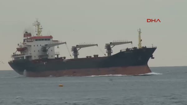 Boğazdan geçen Rus donanma gemisini Sahil Güvenlik takip etti