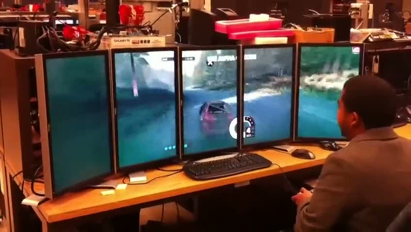 Oyun keyfini abartan adamlar