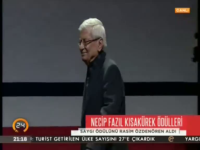 Rasim Özdenören, Necip Fazıl Saygı Ödülü'nü Cumhurbaşkanı Erdoğan'ın elinden aldı