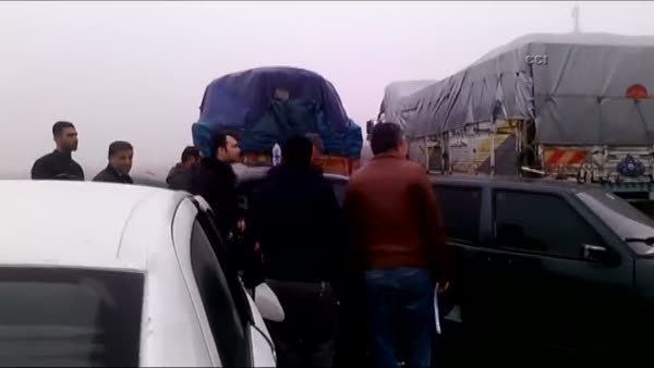 Konya’da sis zincirleme kazaya neden oldu: 15 yaralı