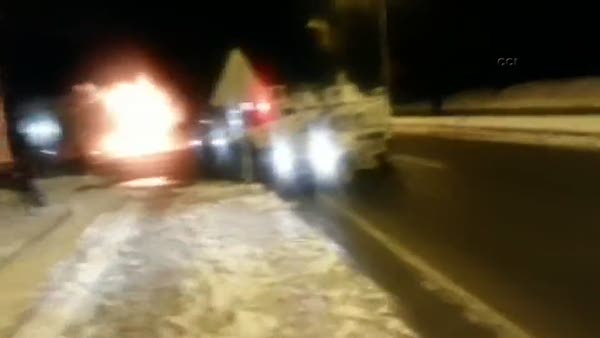 Teröristlerin otobüsü ateşe verme anı kameralara yansıdı