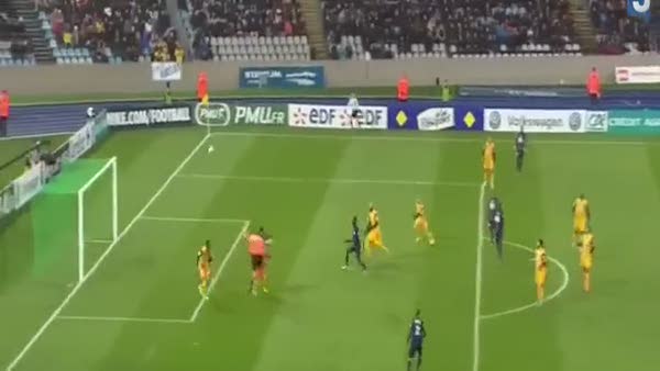 Ibrahimovic'ten ilginç kafa golü
