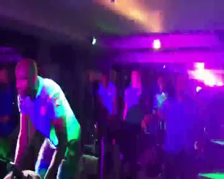Disko gibi antrenman yaptılar!