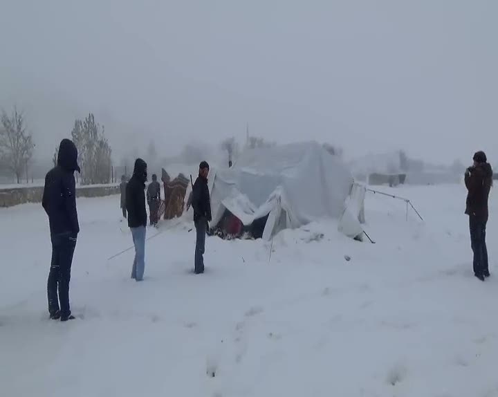 Suriyeli bebek soğutan donarak öldü