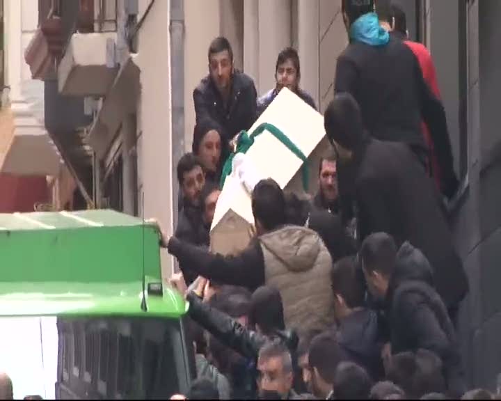 Sefa Kalya'nın cenazesi çıktığı sırada ortalık karıştı