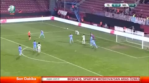 Avni Aker'de  ilginç pozisyon