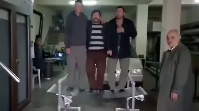 Kırılmaz cam testi böyle yapılır!