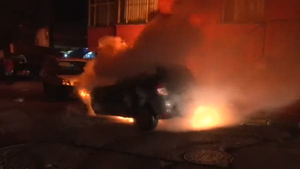 İstanbul'da 4 otomobil kundaklandı