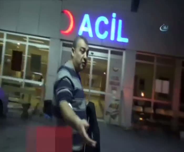 Sevgilisi öpüşürken dilini ısırıp koparttı