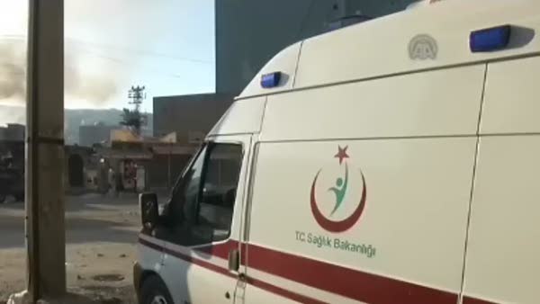 Cizre'de sağlık ekibine ateş açıldı