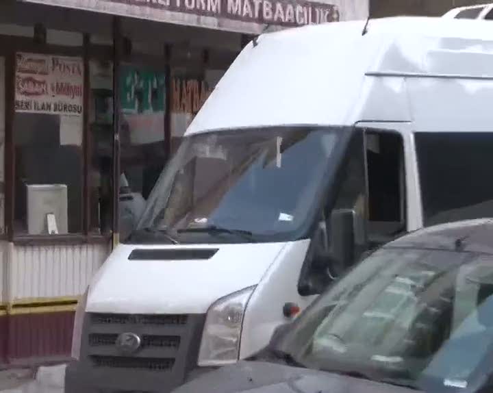 Çocuk tecavüzcülerine mahkumlar etek giydirip tecavüz etti
