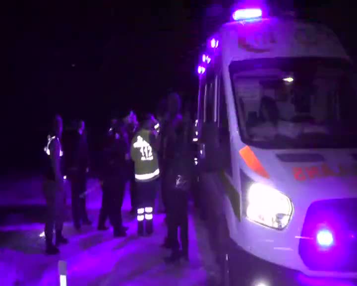 Yolcu otobüsü şarampole devrildi: 21 yaralı