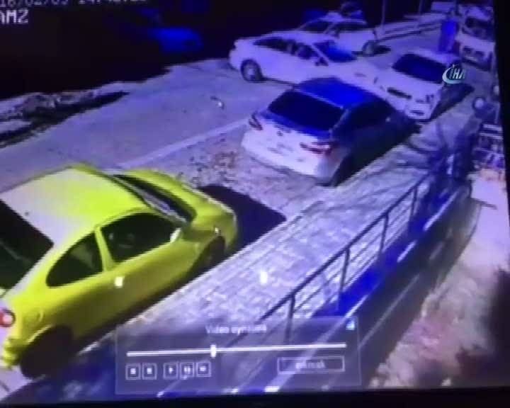 Kaçarken kaza yapıp polisi ezdiler