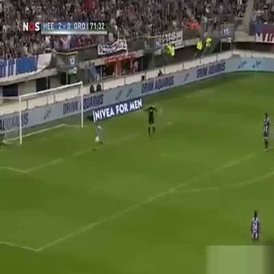 Boş kaleye öyle bir gol attı ki...