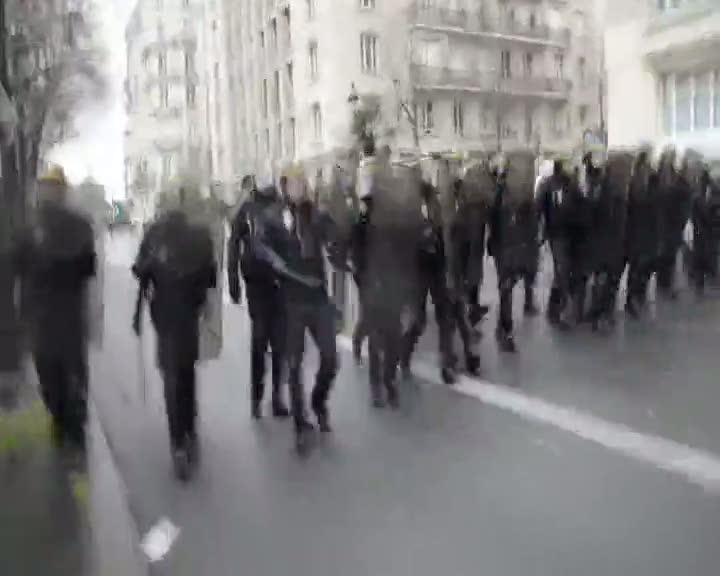 Paris’te PKK yanlılarına polis müdahalesi: 17 gözaltı