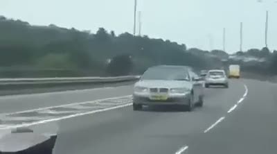 Trafikte şaşkınlık yaratan otomobil