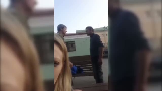 Sarhoşların kavgasına şahit olan Rus kızı