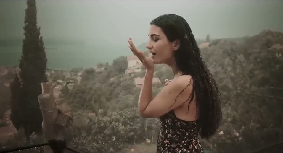 'Dar Elbise' filminin fragmanı