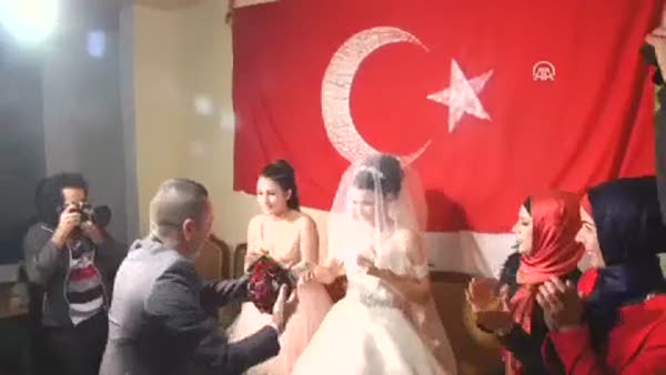 Lübnan'daki Türkmen düğününde renkli anlar yaşandı