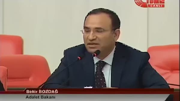 Adalet Bakanı Bekir Bozdağ'ın ayakta alkışlanan sözleri