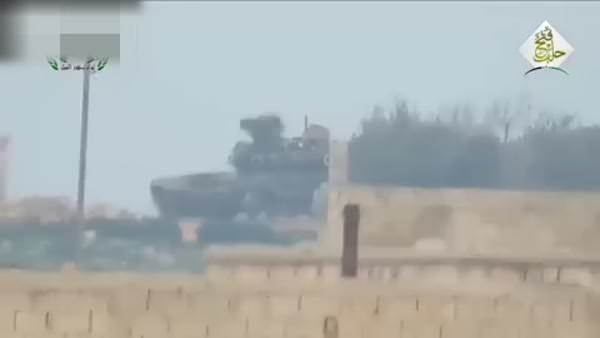 Suriye'de T90 tipi Rus tankı vuruldu