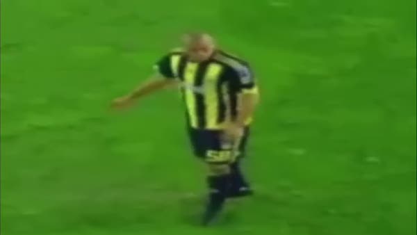 Fenerbahçe Beşiktaş derbisinde hafızalara kazınan o sahne!