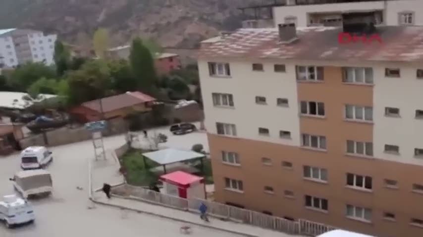 Şemdinli’de çatışma: 2 asker yaralı