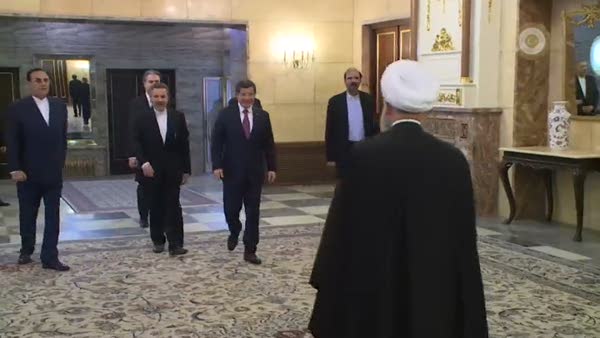 Başbakan Davutoğlu, İran Cumhurbaşkanı Ruhani ile görüştü