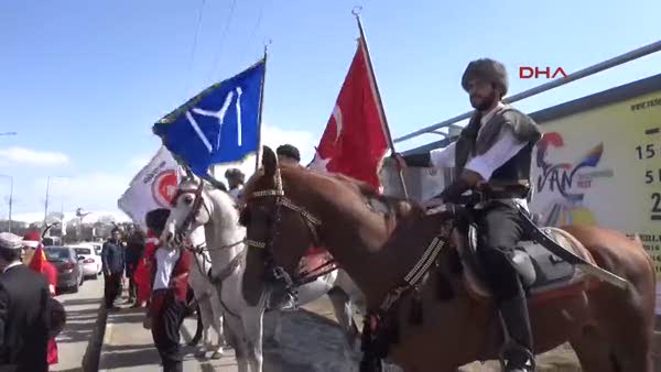 Erzurum'da Diriliş Ertuğrul dizisi ekibine atlı ve mehterli kaşılama