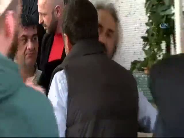 Volkan Konak annesine veda etti