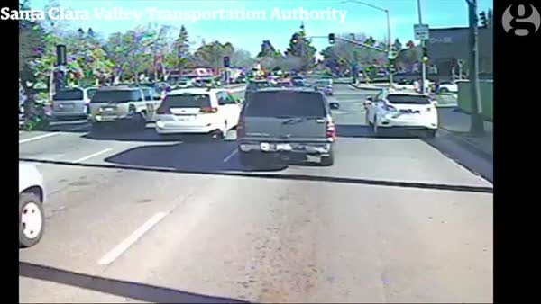 Google'ın sürücüsüz aracının kaza anı kamerada!