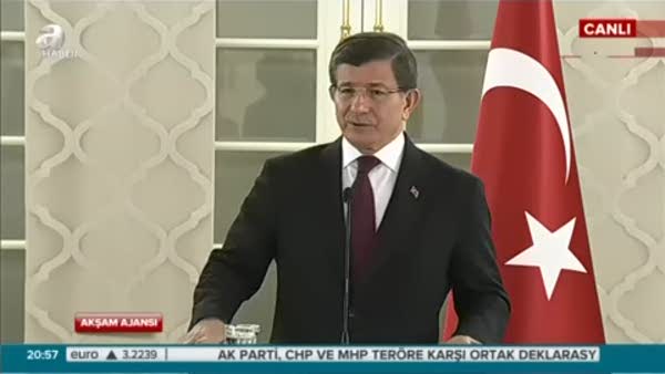 Başbakan Davutoğlu: Mültecileri insani bir sorun olarak değerlendiriyoruz