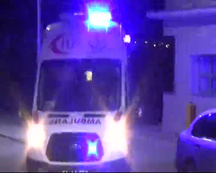 İşçileri taşıyan minibüs devrildi: 13 yaralı