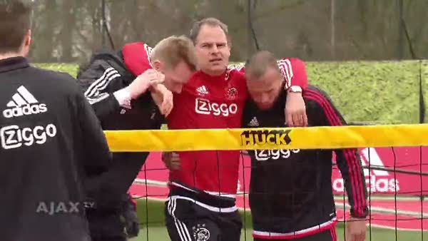 Ajax antrenmanında ilginç sakatlık!