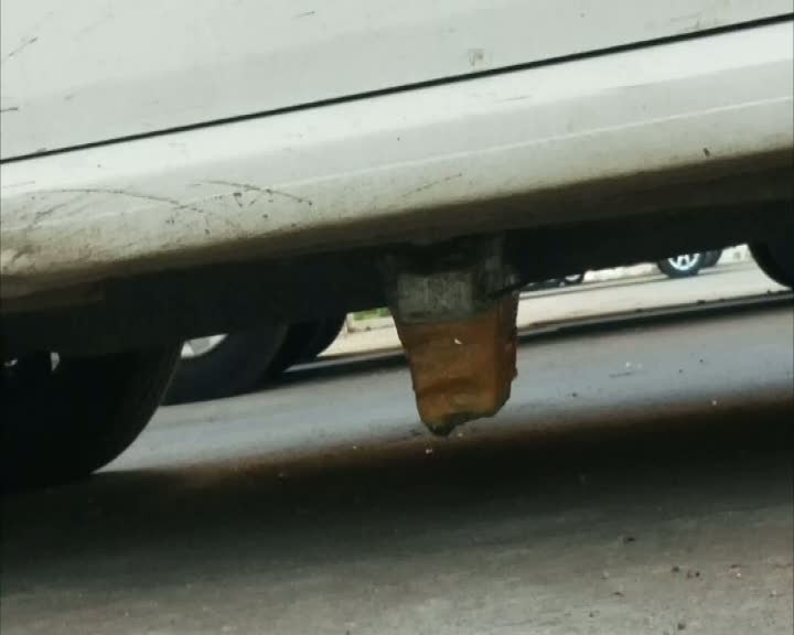 Polis aracındaki bombayı son anda fark etti