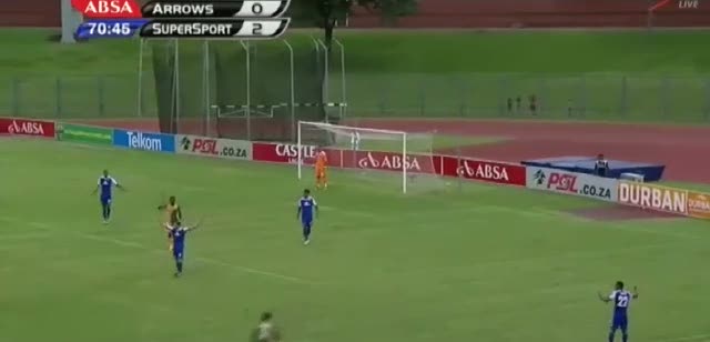 Futbol tarihinin en gereksiz kırmızı kartını gördü!