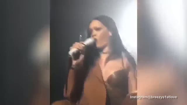 Rihanna'nın konserinde şoke eden ses!