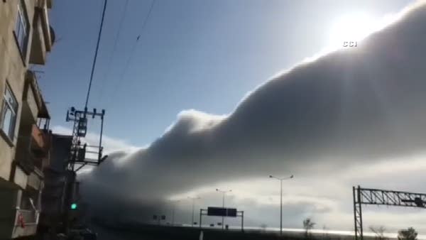 Rize'deki bulut görenleri şaşırttı